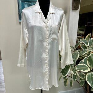 NY&Co. Ivory Nightshirt